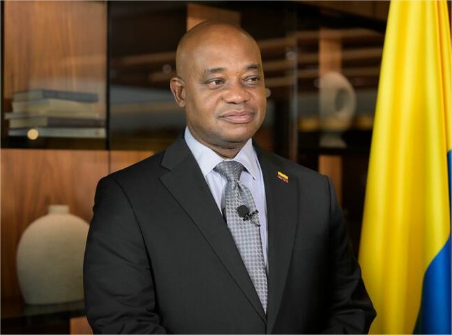 Por qué Colombia debe gestionar la salida del presidente Petro de la Lista Clinton: una visión de Estado