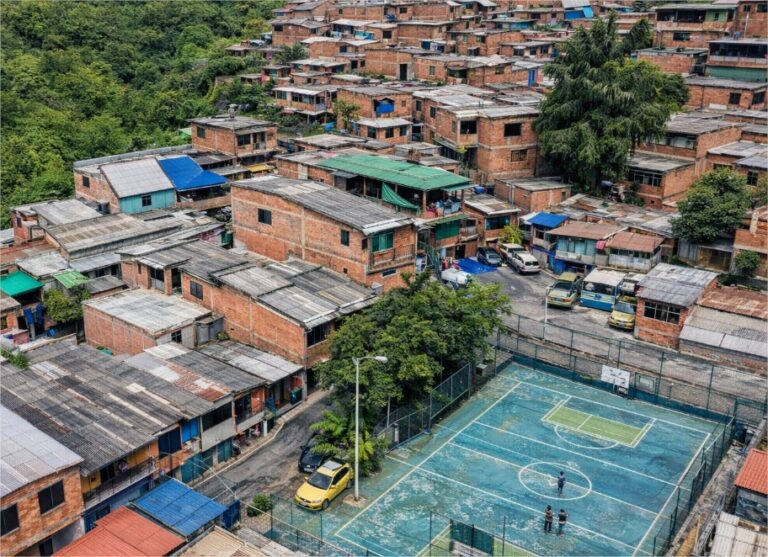 Cómo lograr una seguridad integral en Colombia sin repetir errores del pasado